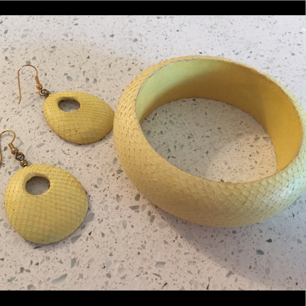 Vintage posh snakeskin 🐍 earring/bracelet set